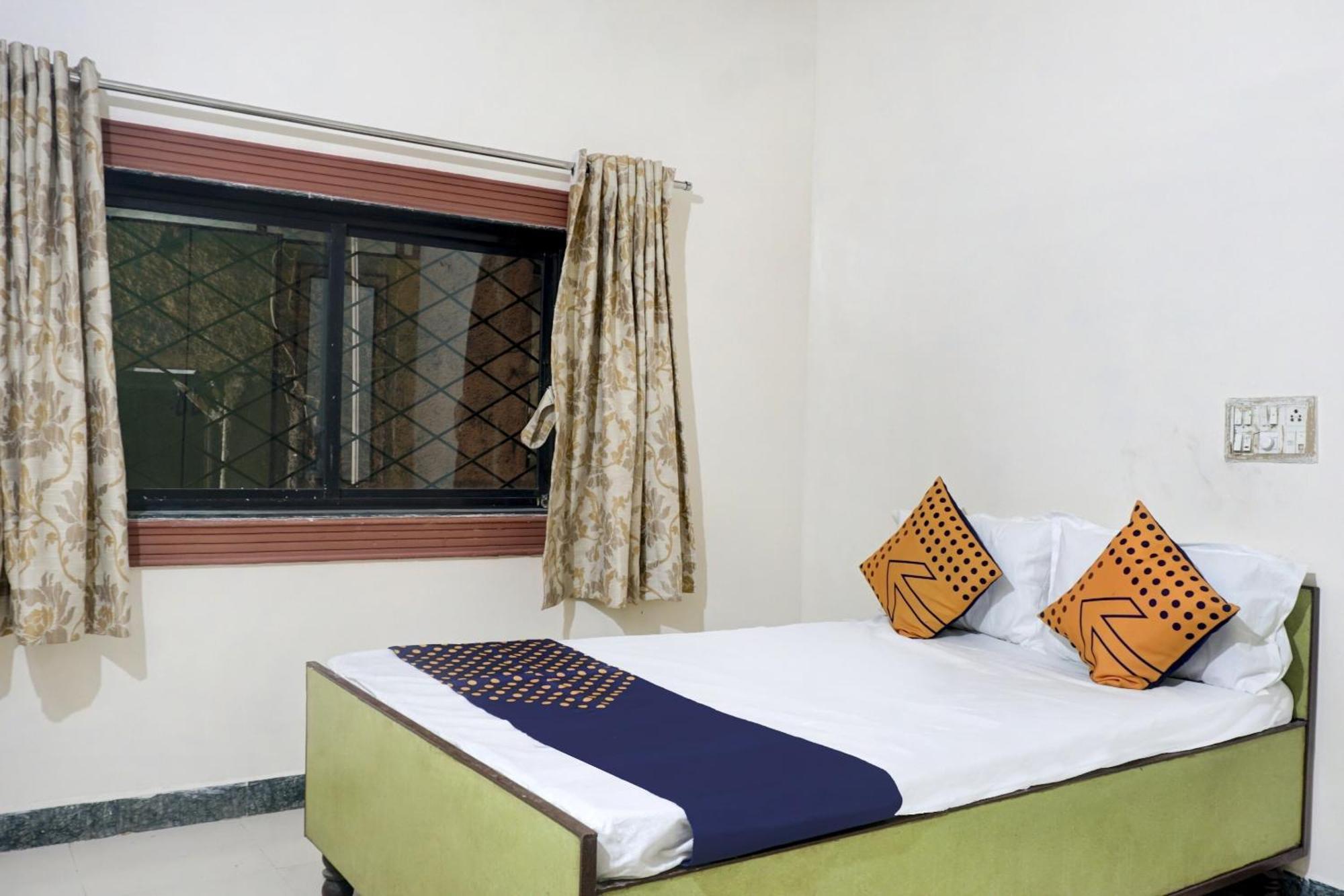 Spot On 74501 Hotel Supriya Garden Vagholi Zewnętrze zdjęcie