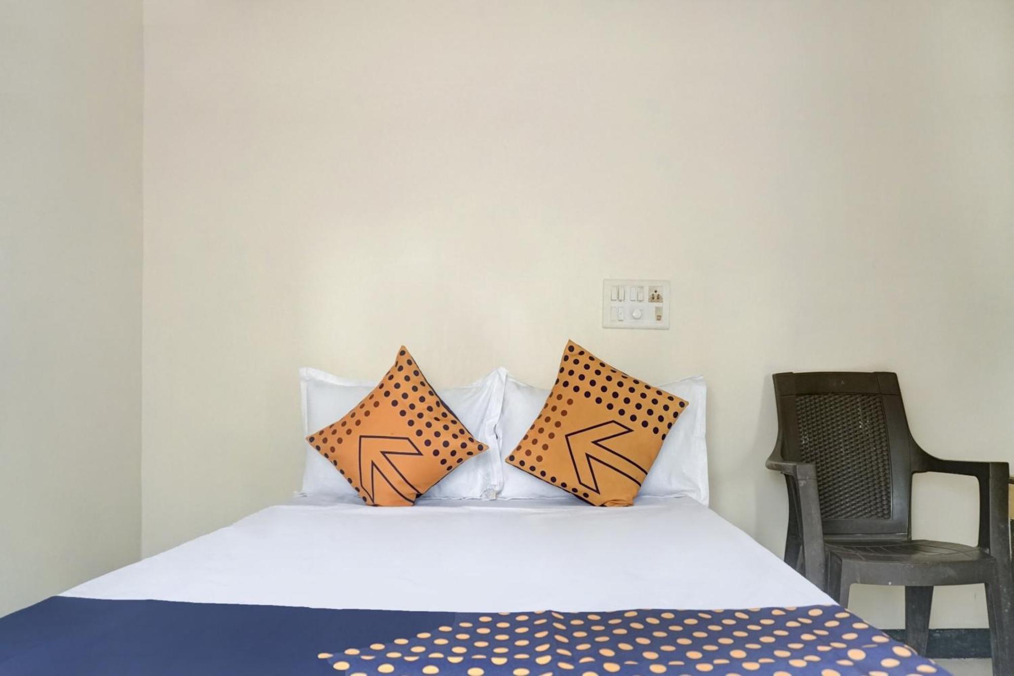 Spot On 74501 Hotel Supriya Garden Vagholi Zewnętrze zdjęcie